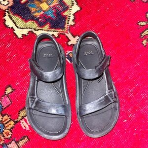 TEVA SANDALS*Beach*Summer*Pool*Boys Girls size 2